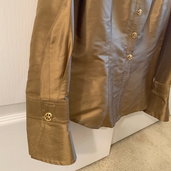 100% Silk blouse Gold button up top small - Picture 8 of 16